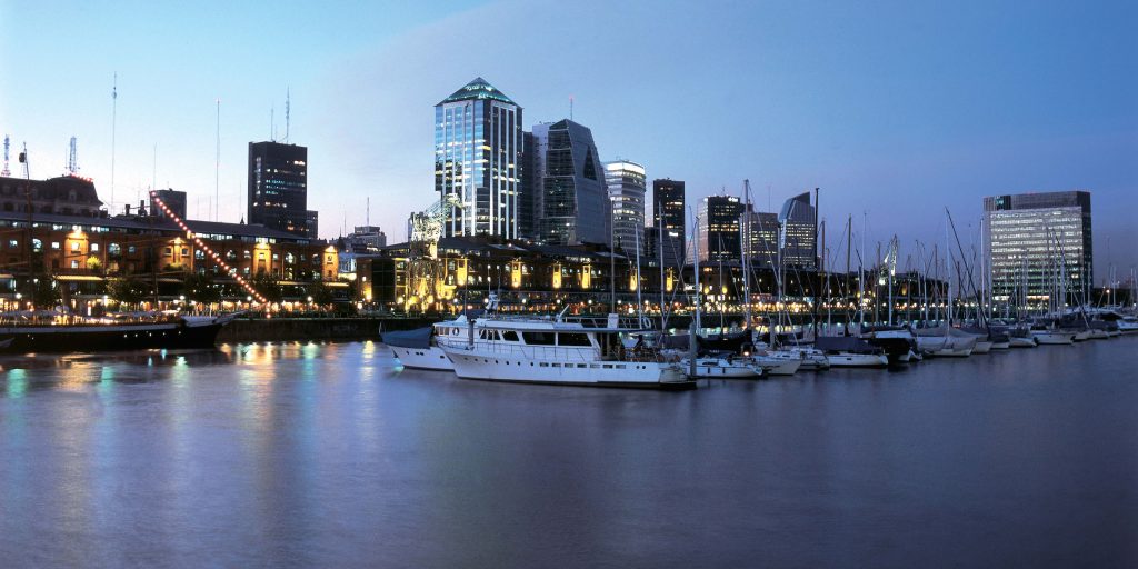 Puerto Madero, Ciudad Autónoma de Buenos Aires. A metros del hotel Howard Johnson Buenos Aires Florida.